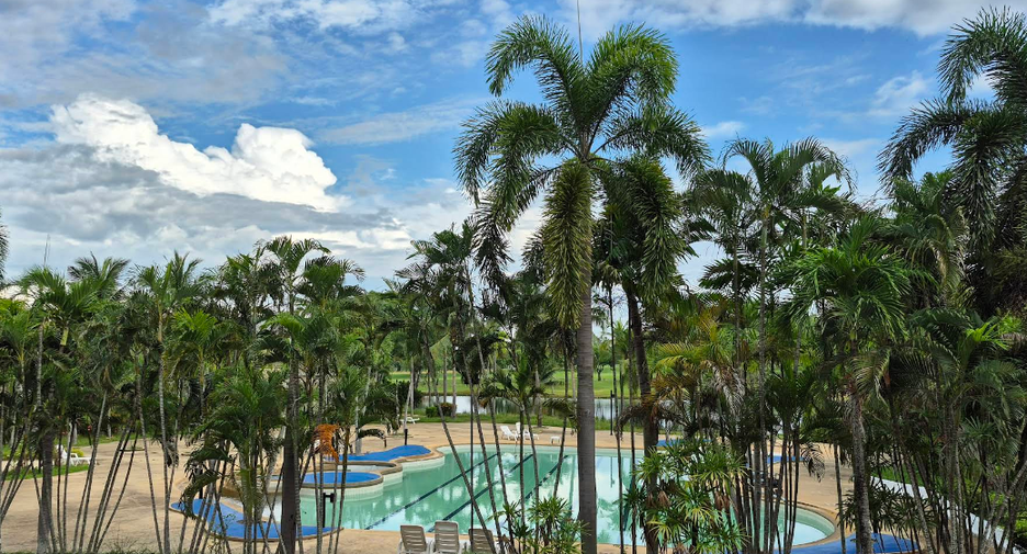 Burapha Golf y Resort