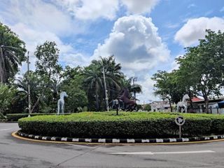 บุศรินทร์ ธนบุรีรมย์