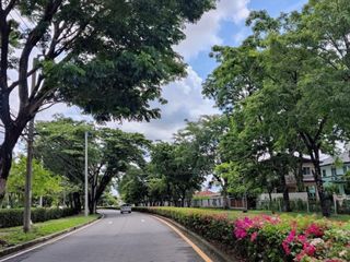 บุศรินทร์ ธนบุรีรมย์