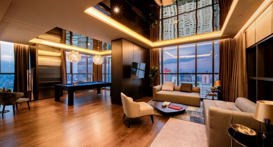Ashton Silom