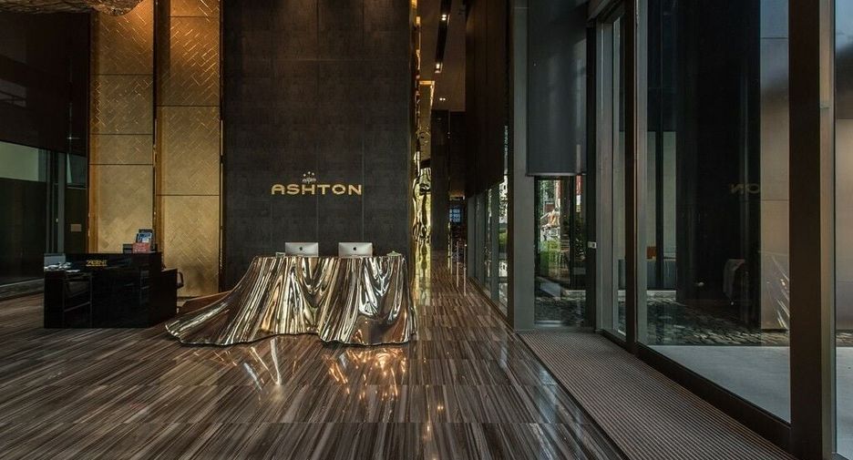 Ashton Silom