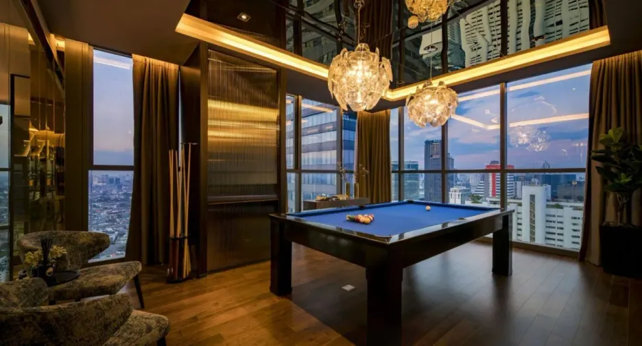 Ashton Silom