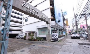 出售 3 卧室 公寓 在 Huai Khwang, 曼谷