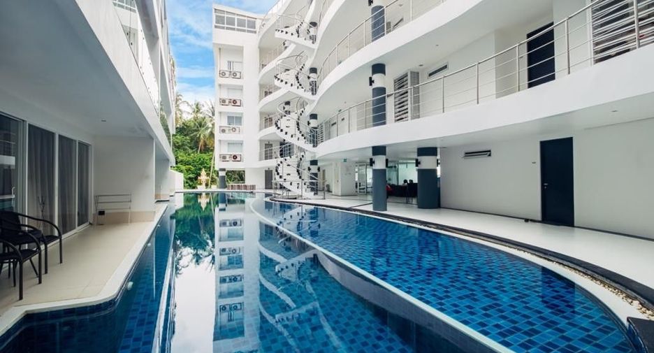 Sunset plaza karon