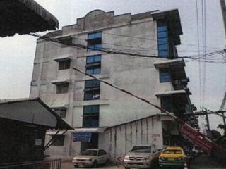 Mankhong Condominium Bilding C