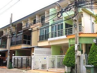 ไลฟ์ บางกอก บูเลอวาร์ด เพชรเกษม 81