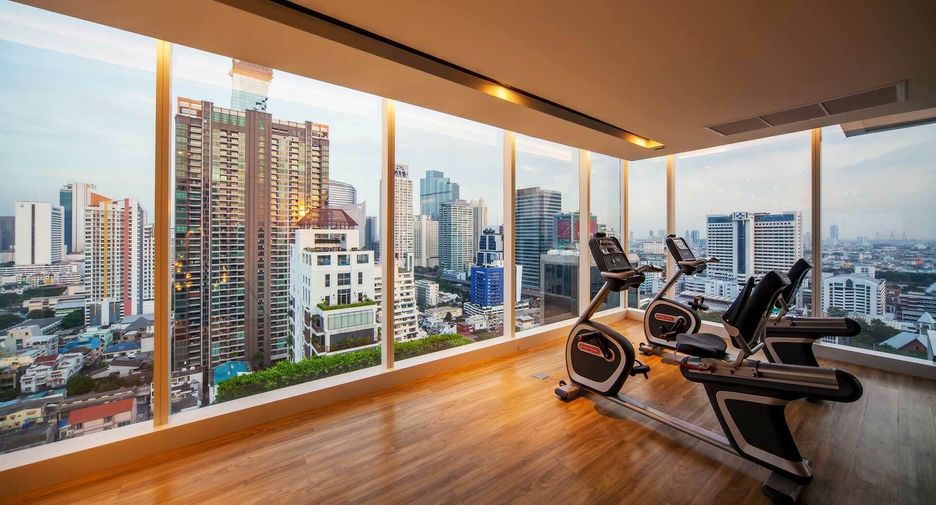 The Room Sathorn - TanonPun