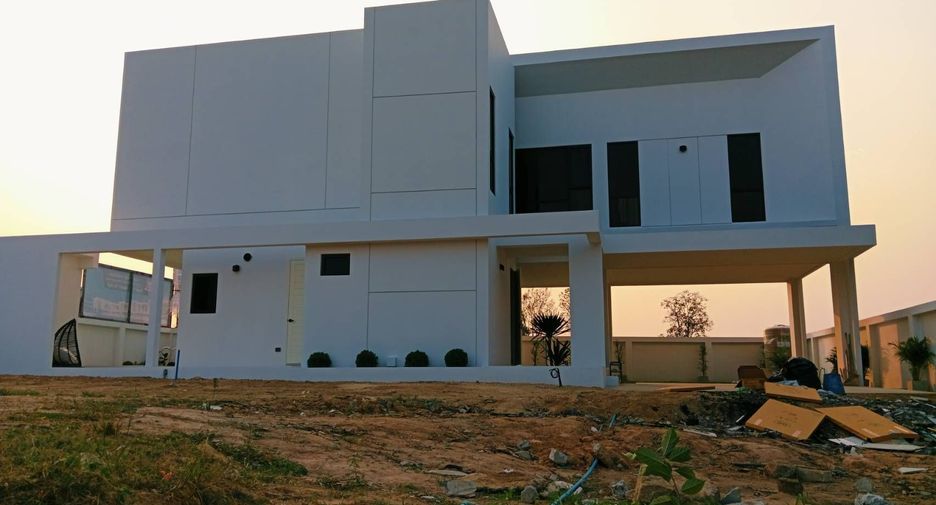 For sale 4 bedrooms villa in Bang Lamung, Chonburi