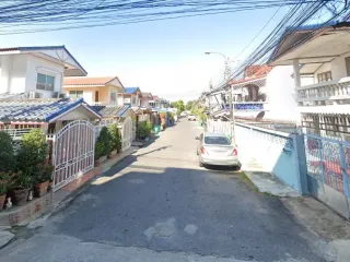 Pin Charoen 4