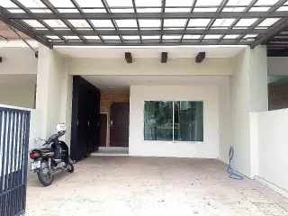 Thanapat Haus Sathorn-Narathiwas