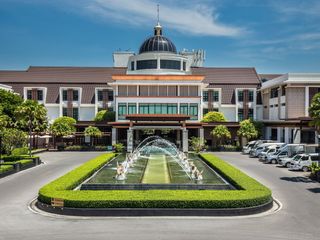 Summit Windmill Golf Club & Residence