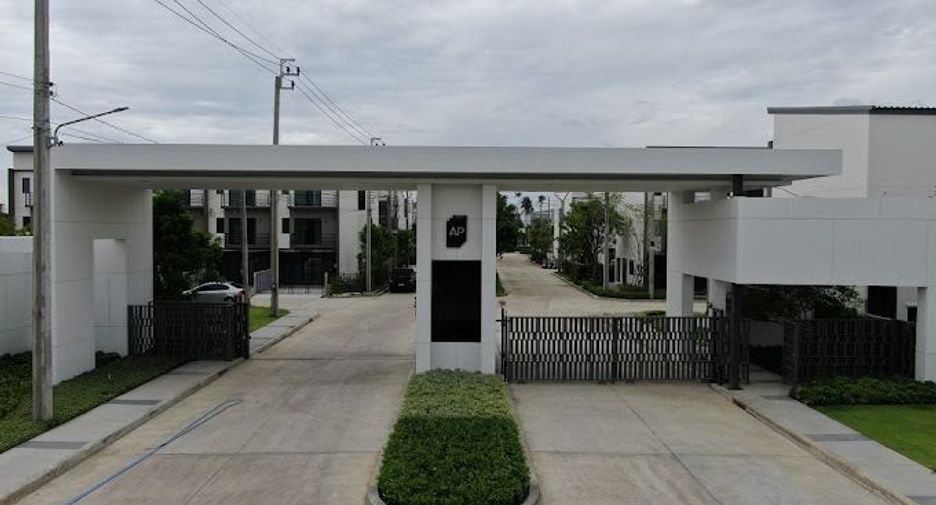 Baan Klang Muang Ratchaphruek-Sathorn