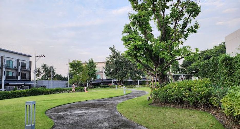 Baan Klang Muang Ratchaphruek-Sathorn