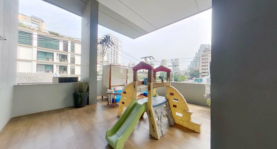 Azuri Sukhumvit 39