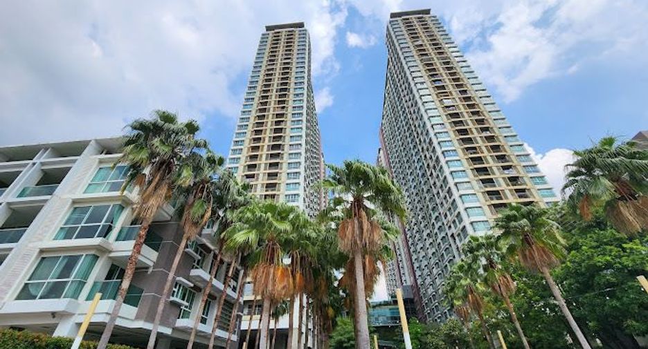 Lumpini Park Riverside Rama 3