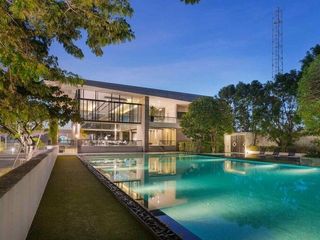 Ladawan Pinklao-Sathorn