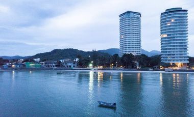 Baan Lonsai Beachfront