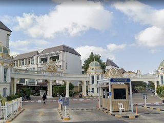 Дом в центре города, The Royal Vienna, Ratchawipa