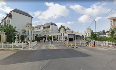 Дом в центре города, The Royal Vienna, Ratchawipa