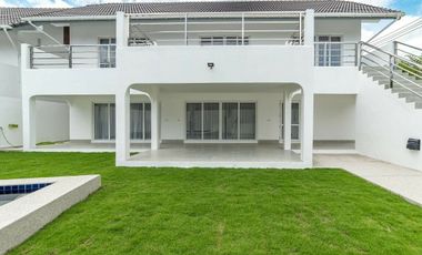 Temple Court Villa
