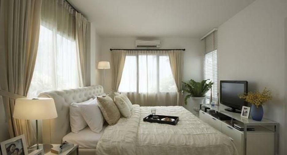 Town Plus On Nut - Lat Krabang