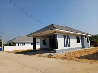 Baan Khun Phichai by Mind House