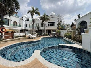 Santorini Wongamat Exclusive Place