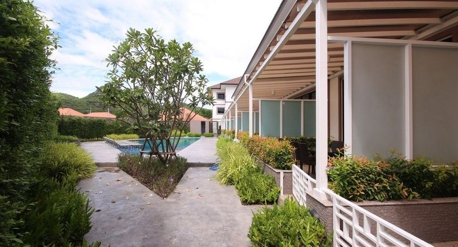 Riviera Pearl Hua Hin