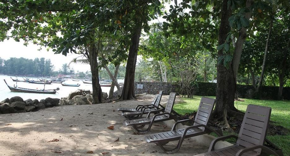บ้านชายน้ำ
