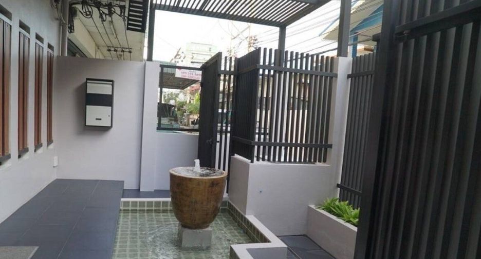 39 Place Apartment