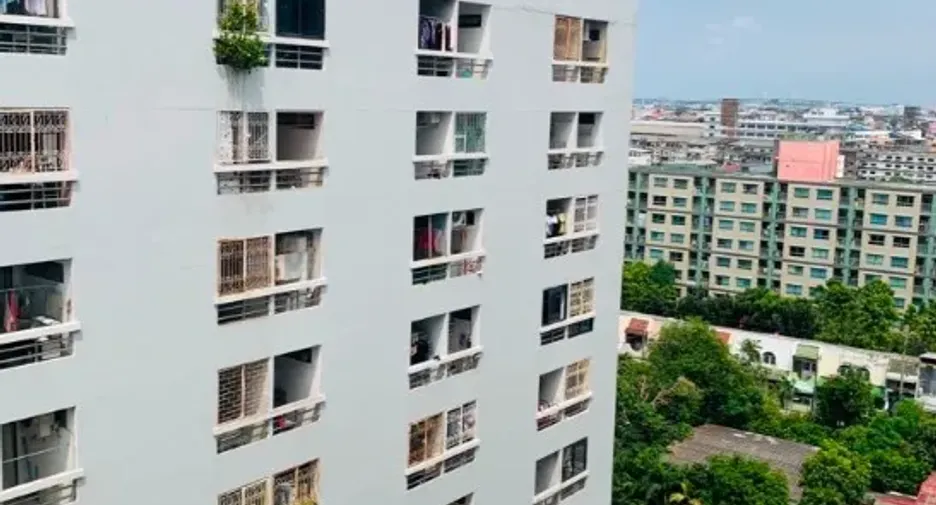 Condominium The Color Living Thepharak