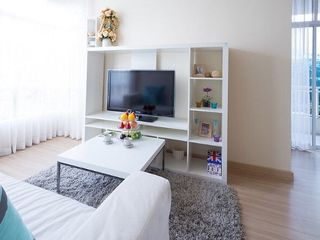 V - Community Condominium