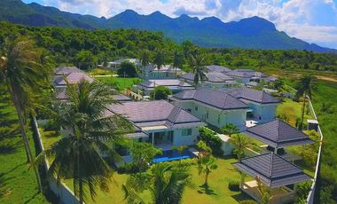 White Beach Villas