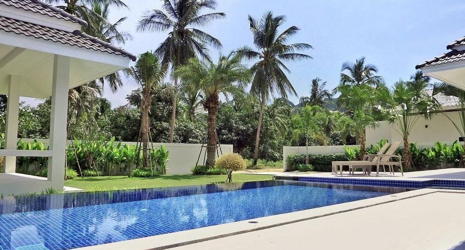 White Beach Villas