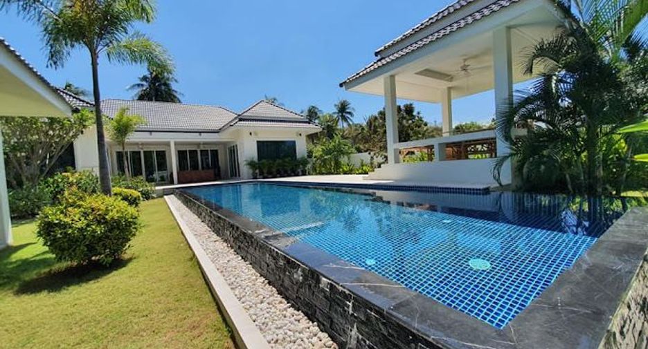 White Beach Villas