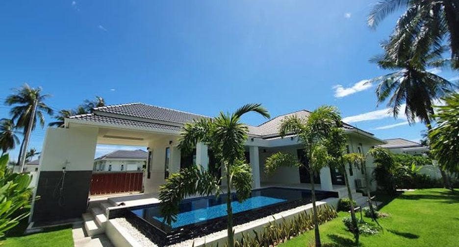 White Beach Villas