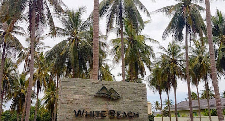 White Beach Villas