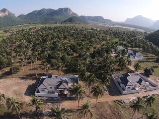 White Beach Villa