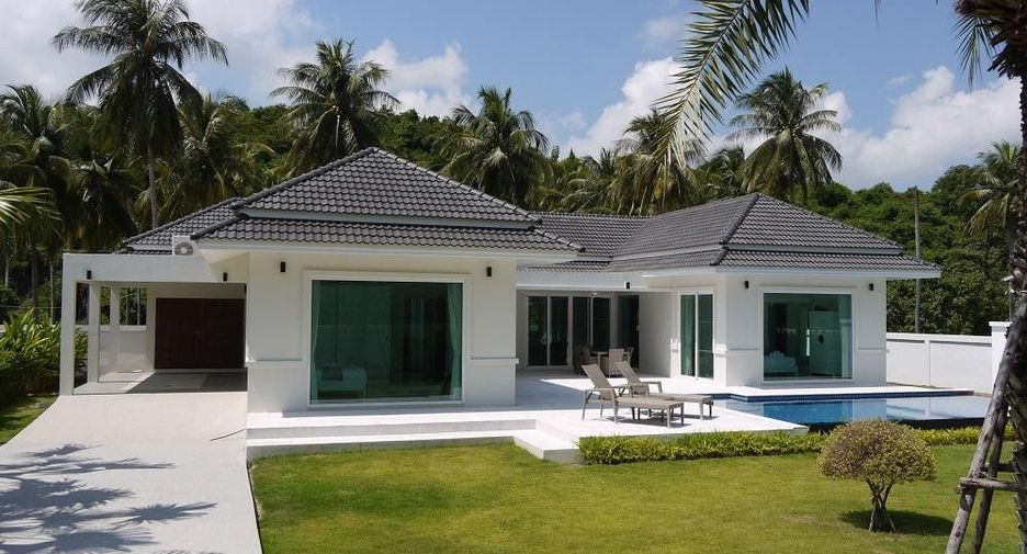 White Beach Villas