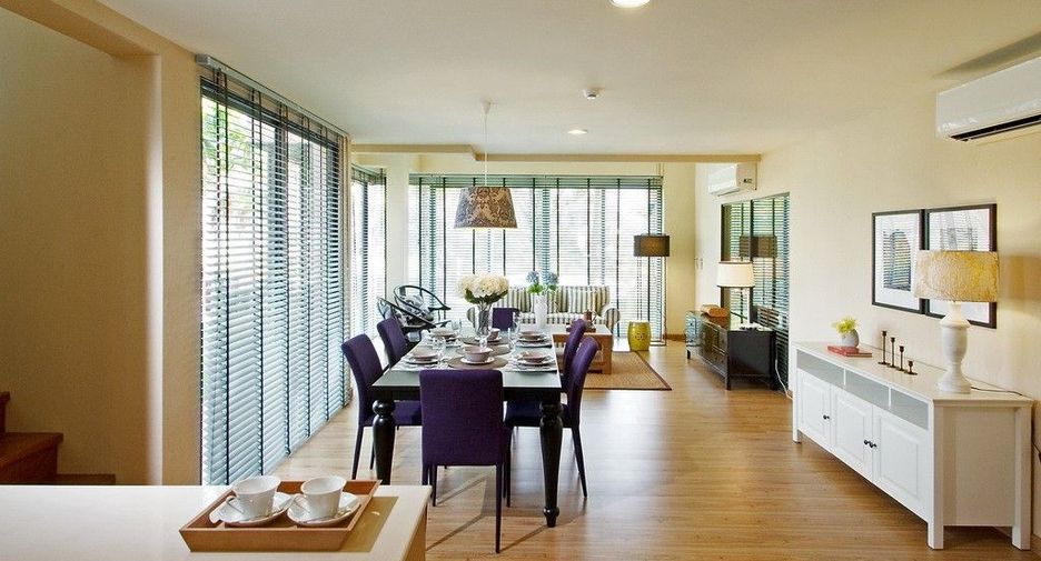 Palm Crescent Hua Hin