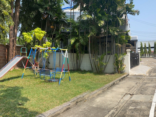 Haus in der Stadtmitte von Rama 9 Srinakarin