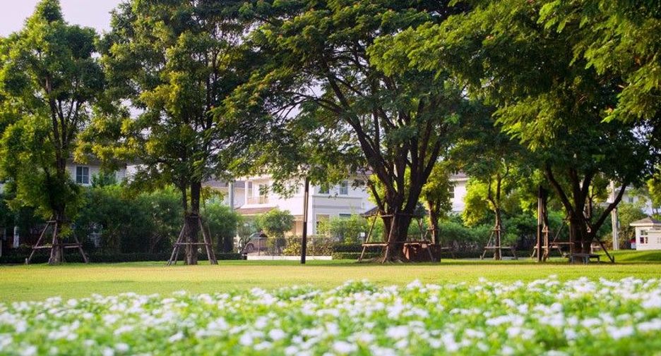 Baan Phuek Lada Bang Na