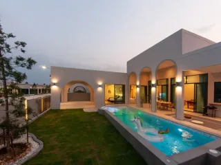 Reeva Pool Villa (Cha-am)