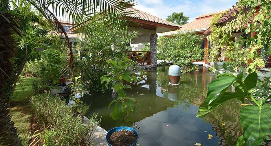 Hana Lani Village