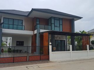 Nara Villa