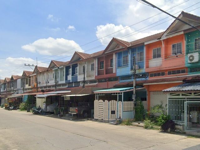 Taradonburi Village