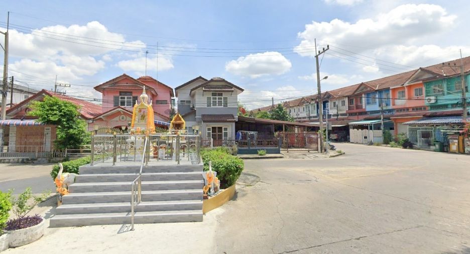 หมู่บ้านธราดลบุรี