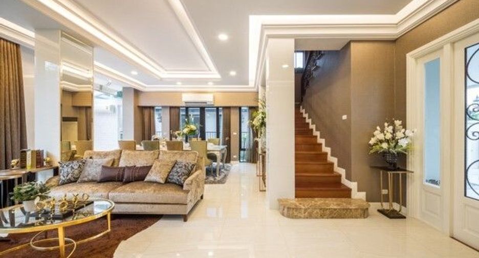 เดอะ เลเจ้นท์ สาทร - นราธิวาส