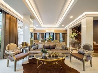 The Legend Sathorn-Narathiwas
