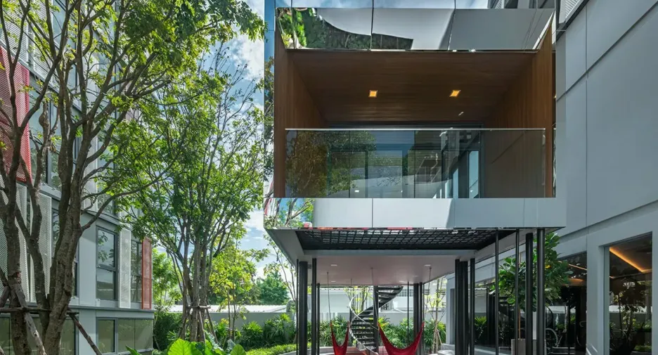 Taka Haus Ekamai 12